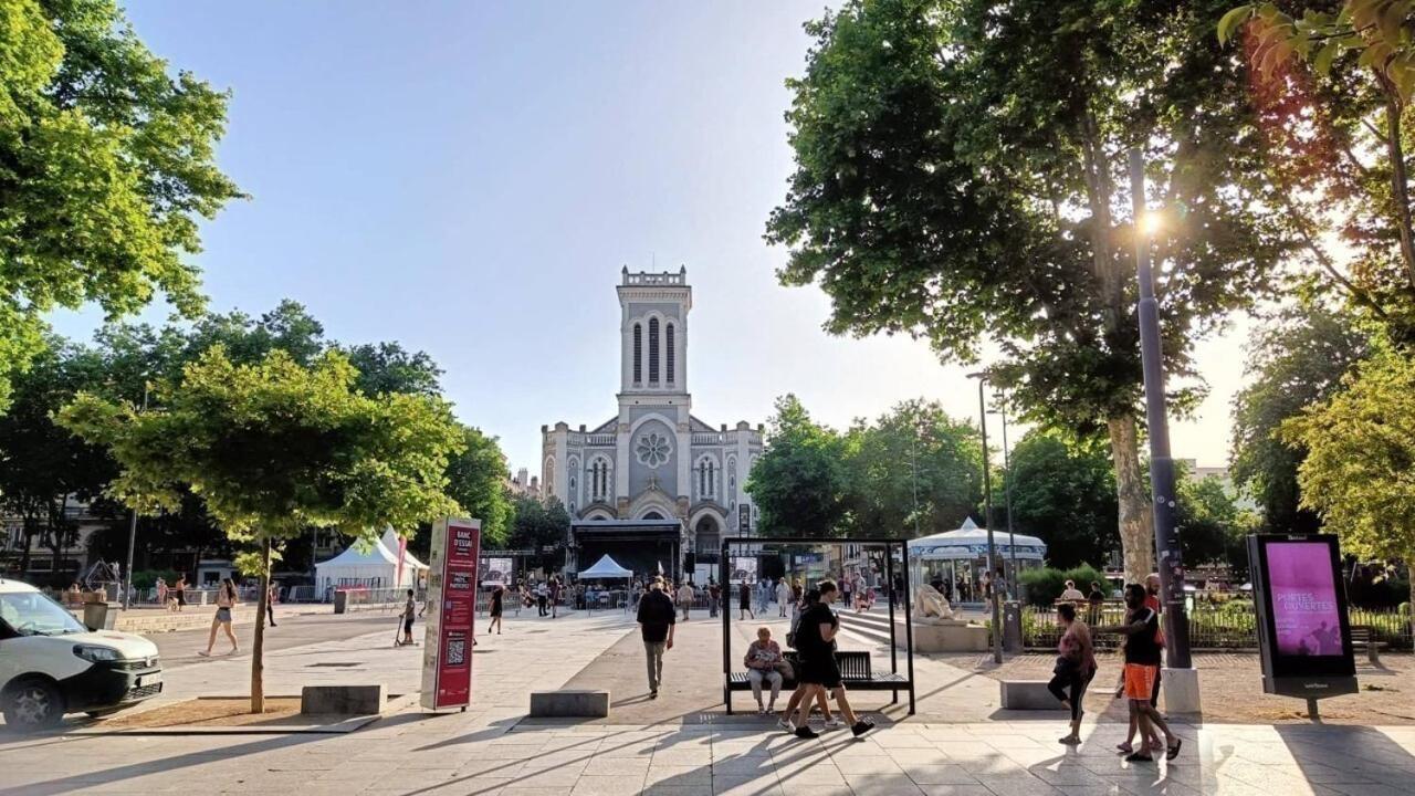 Le Cosy Central Moderne Et Chaleureux Saint-Etienne  Kültér fotó